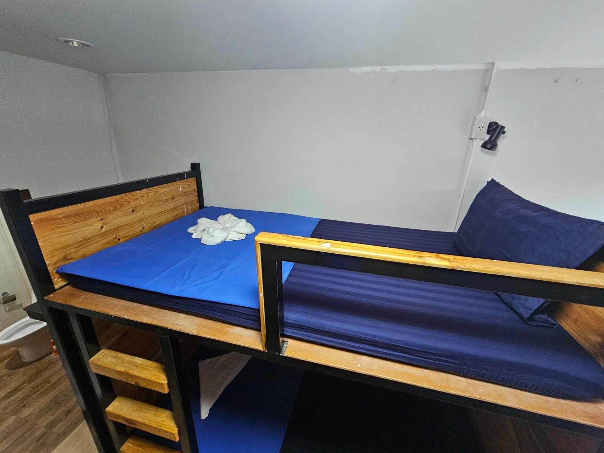 Eq Hostel Thong Sala Eksteriør billede